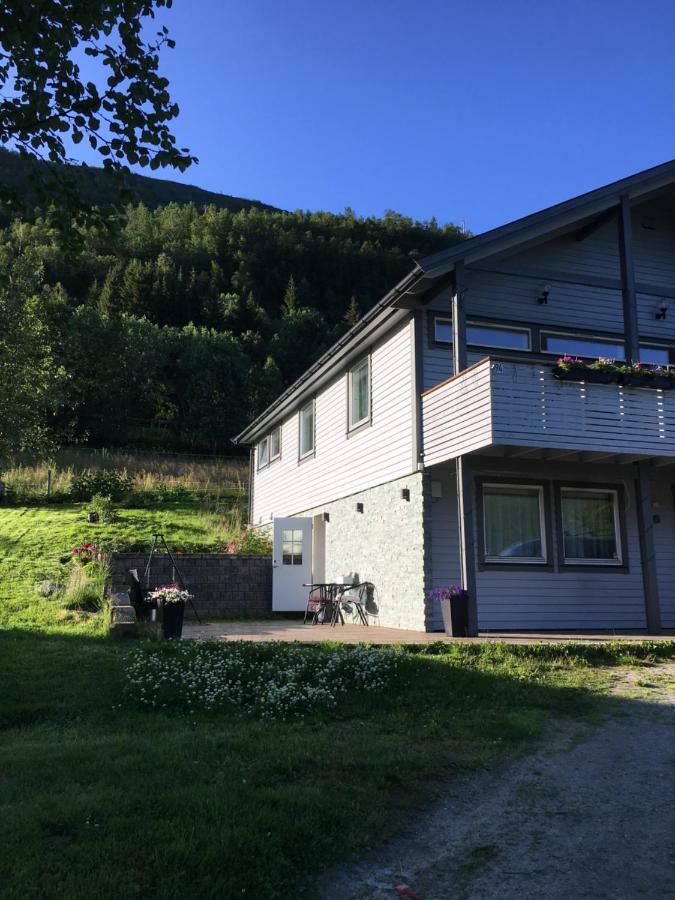 Hundbergan Apartment-Free Parking-15 Min From Tromso Tromsdalen Exterior foto
